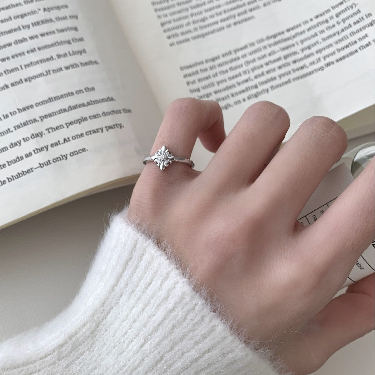 High-grade Diamond Cross Little Finger Niche Ring
