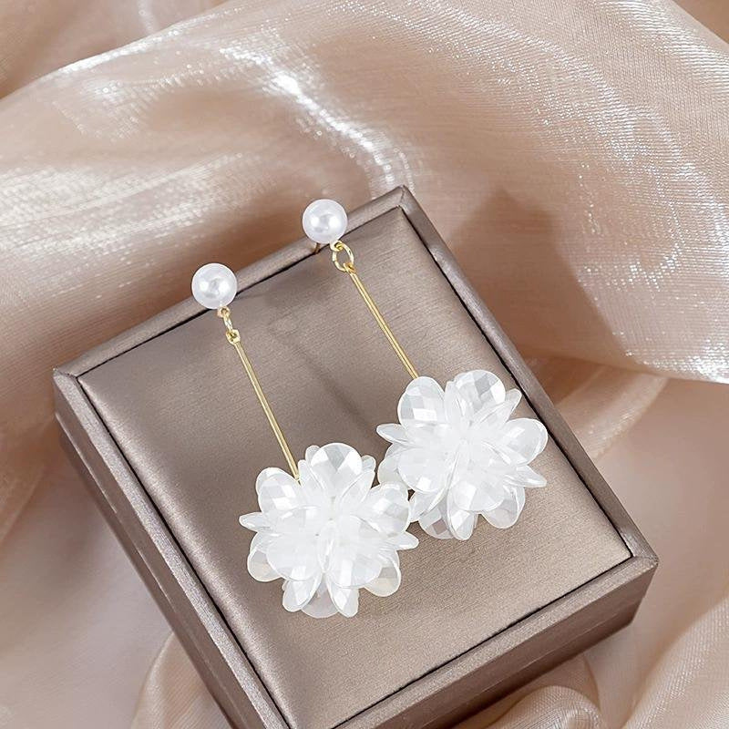 Women's Happy Duo Sweet Three-dimensional Flower Pearl Temperament Long Wild Earrings