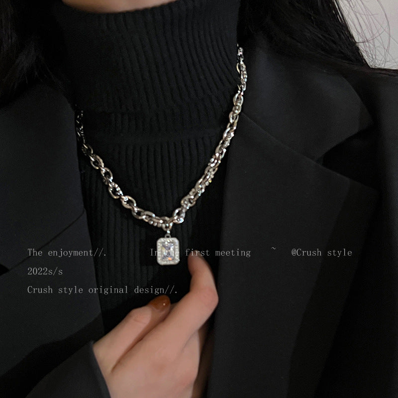 Women's Sweater Autumn Light Luxury Minority High-grade Fashion Sweet Necklaces