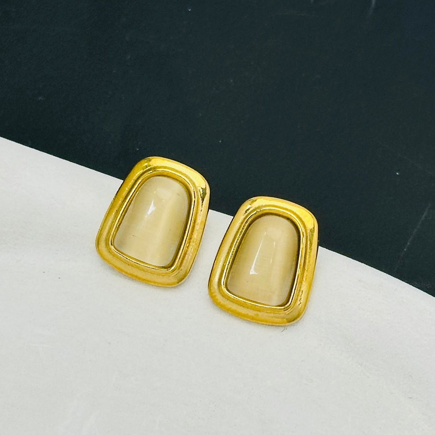 Women's Cat Eye Simple Light Luxury Korean Earrings