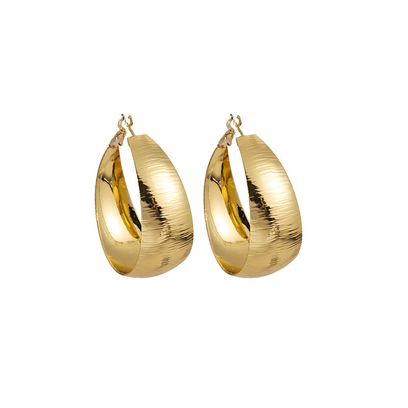 Women's Curved Metallic Gold Light Luxury Style Ear Personality Earrings