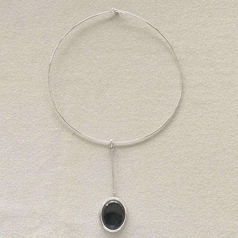 Dong White Shell Black Agate Choker Female Collar