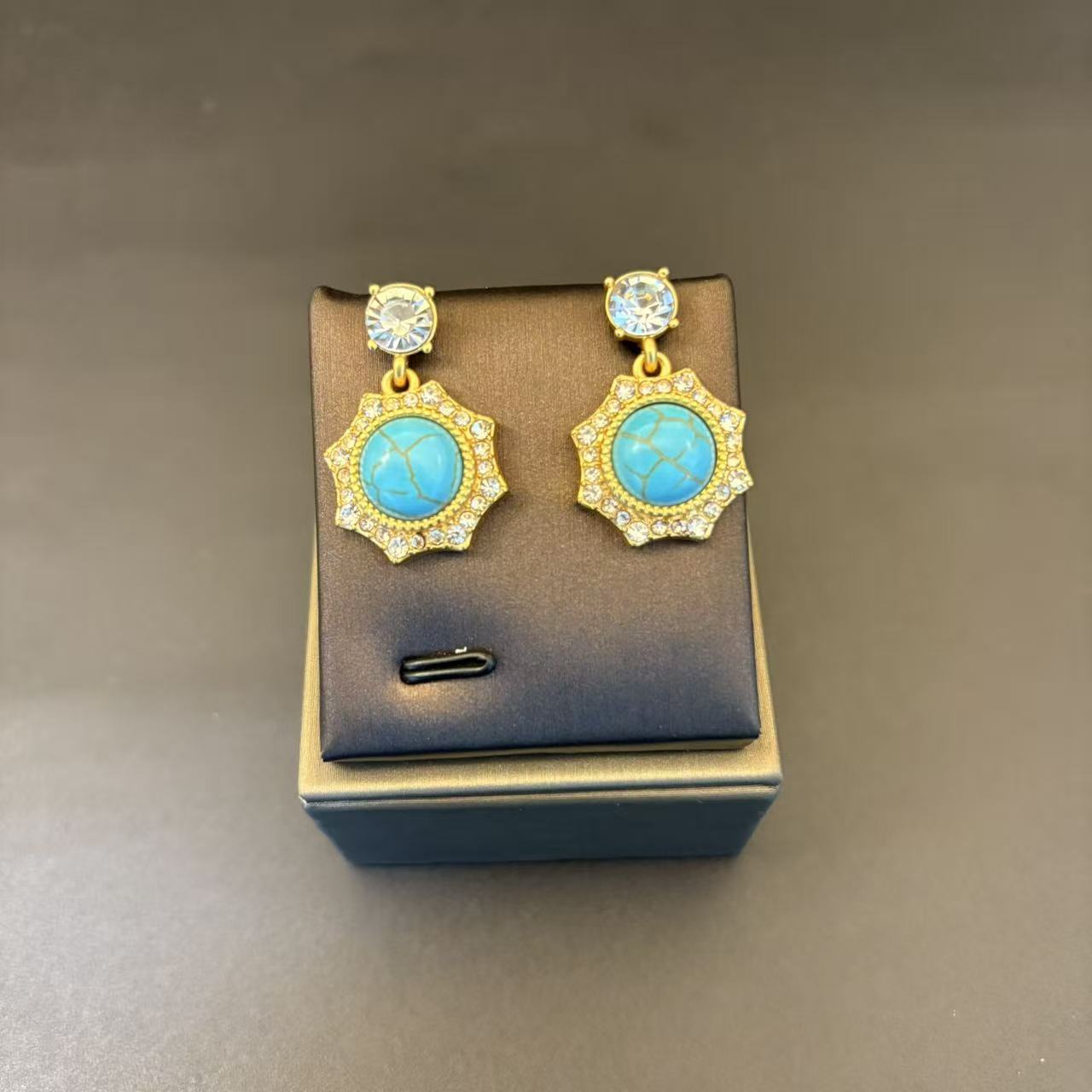 Fashion Temperament Ear Collection Artistic Retro Jewelry Set