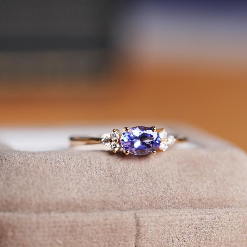 Inlaid Imitation Tanzanite Female Colored Gems Classic Retro Ring