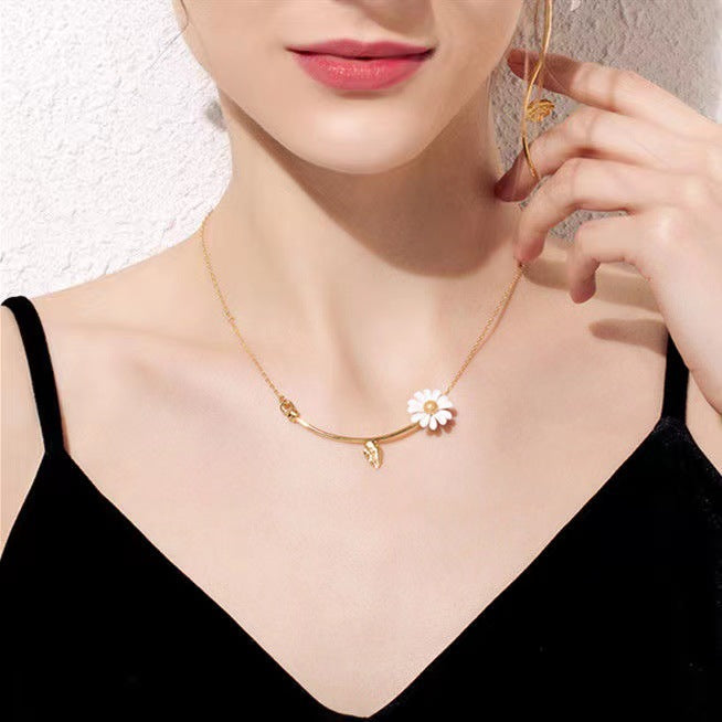 Summer Fresh Little Bee Daisy Temperament Jewelry Set