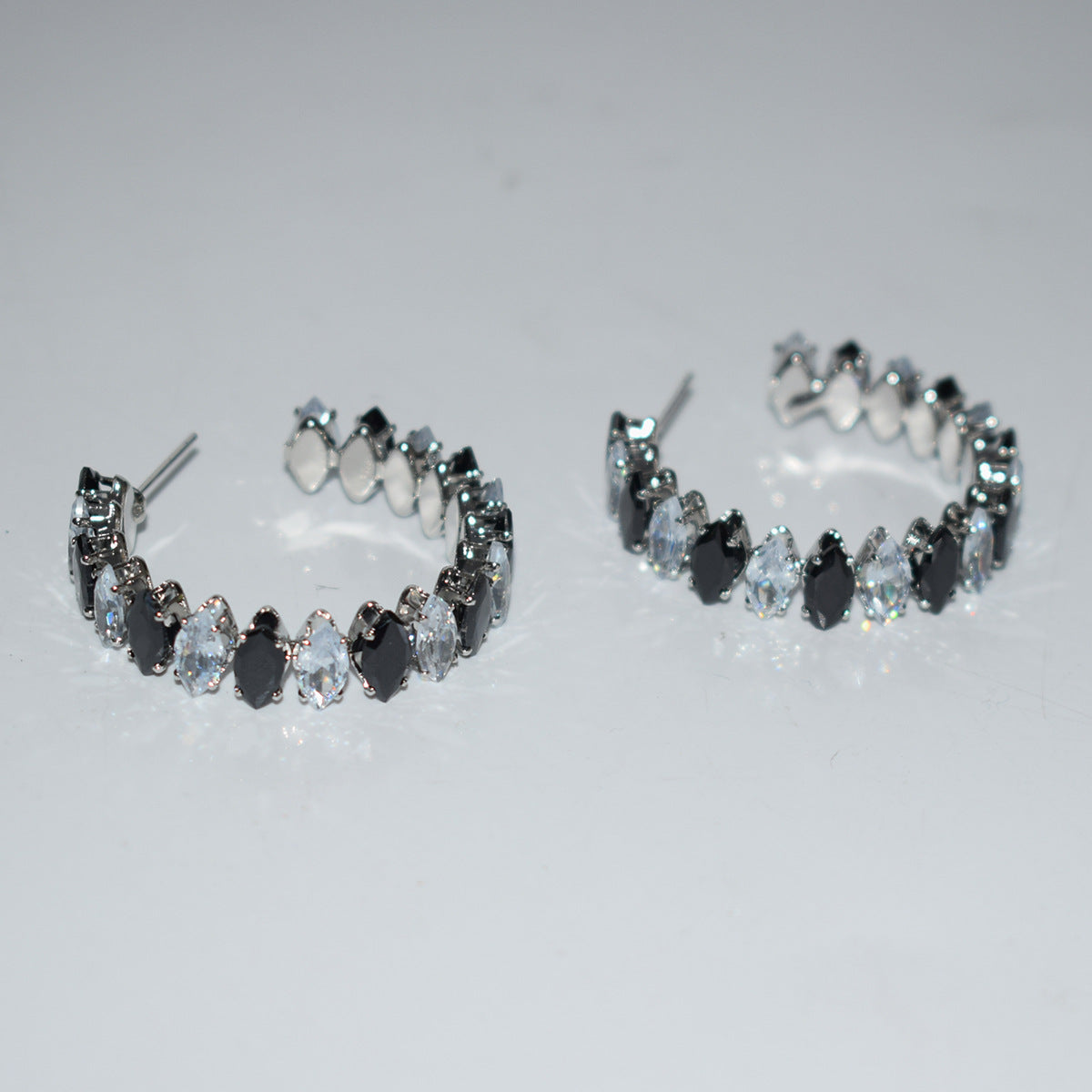 Women's Full Zircon Collar Hand Ear Three-piece Oval Jewelry Set