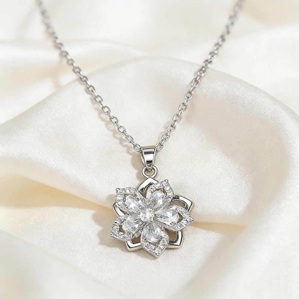 Women's Zircon Light Luxury High-grade Rotating Flower Fashion Titanium Steel Clavicle Necklaces
