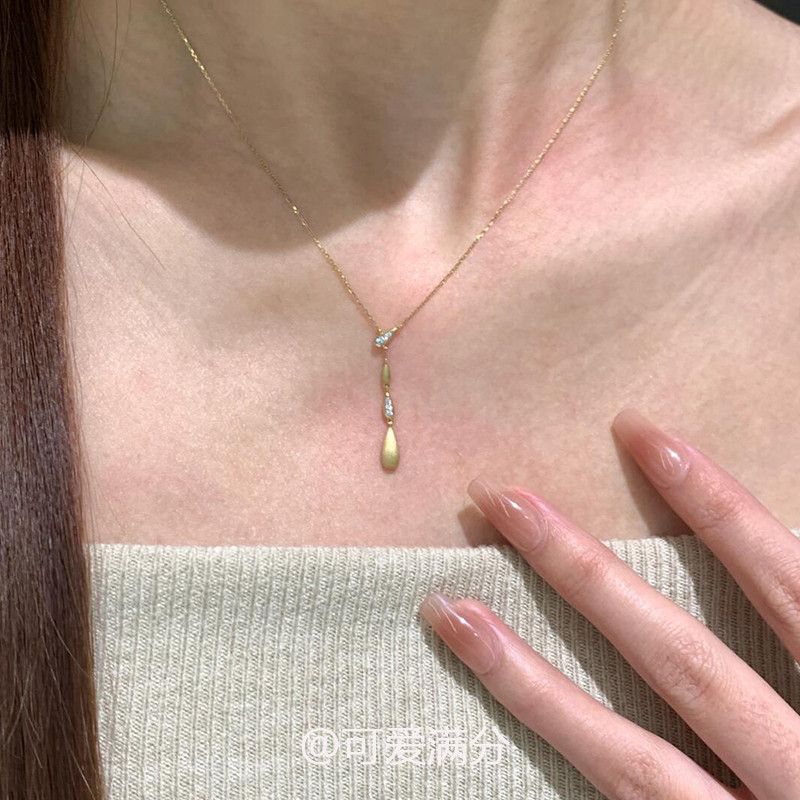 Water Drop Retro Design Temperament Entry Necklaces