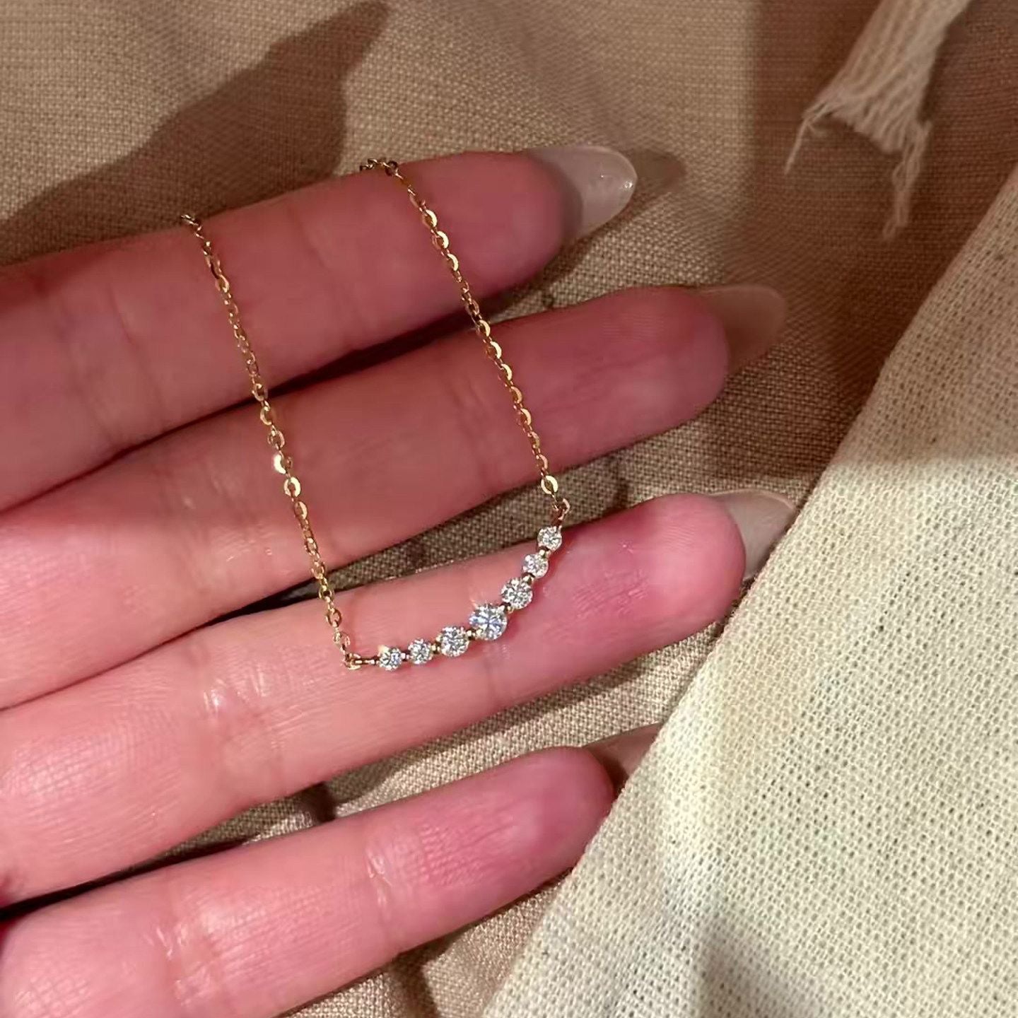 Love Niche Design Gold Female Temperament Slimming Clavicle Chain Necklace