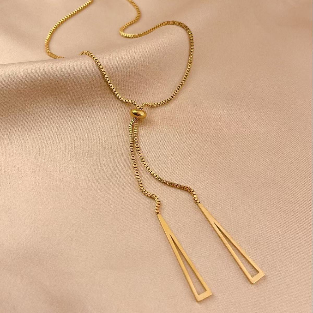 Design Sense Niche Female Light Luxury Necklaces