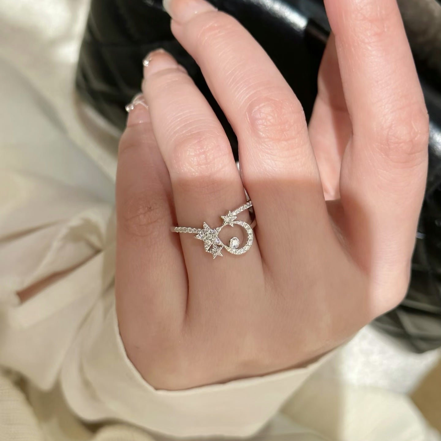 Women's Design Shiny Diamond High-grade Light Luxury Fashion Personalized Gourmet Rings