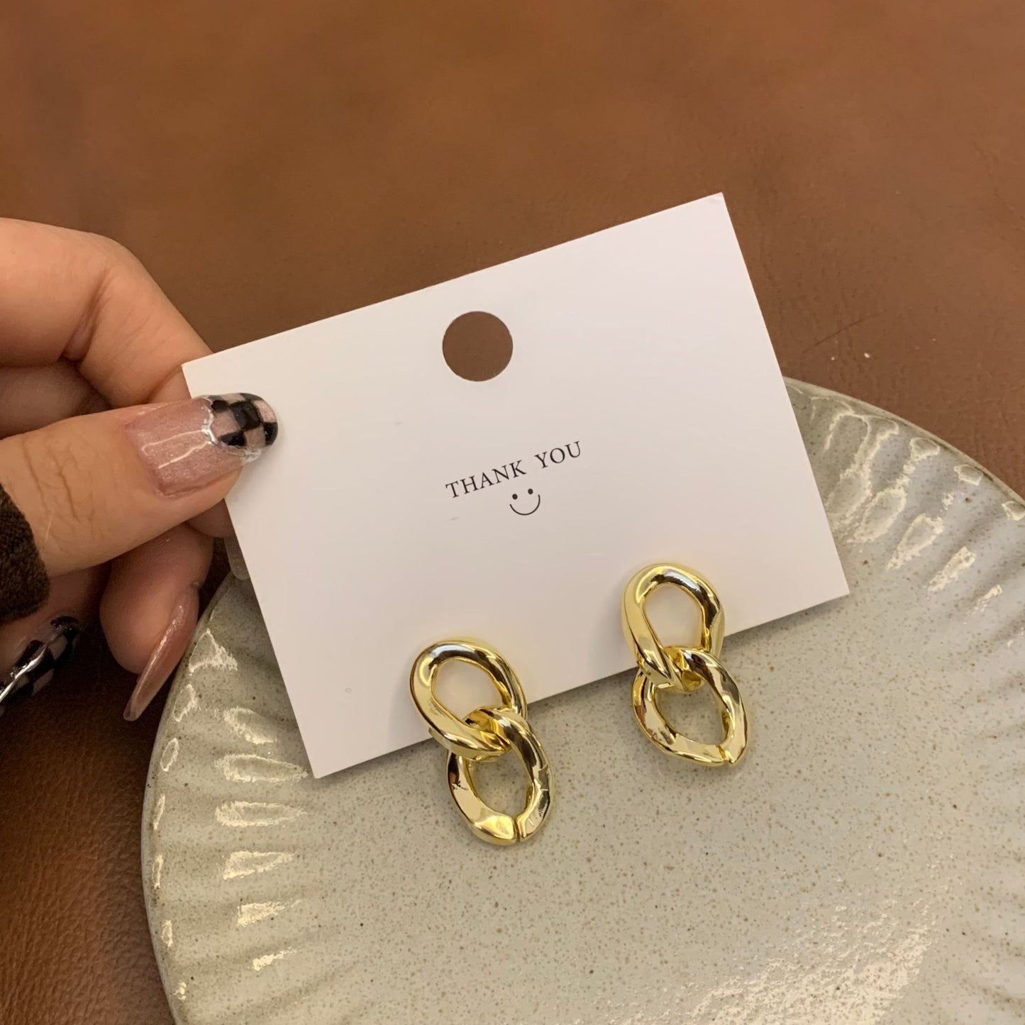 Women's Song Elegant Metal Chain Vintage Twisted Earrings