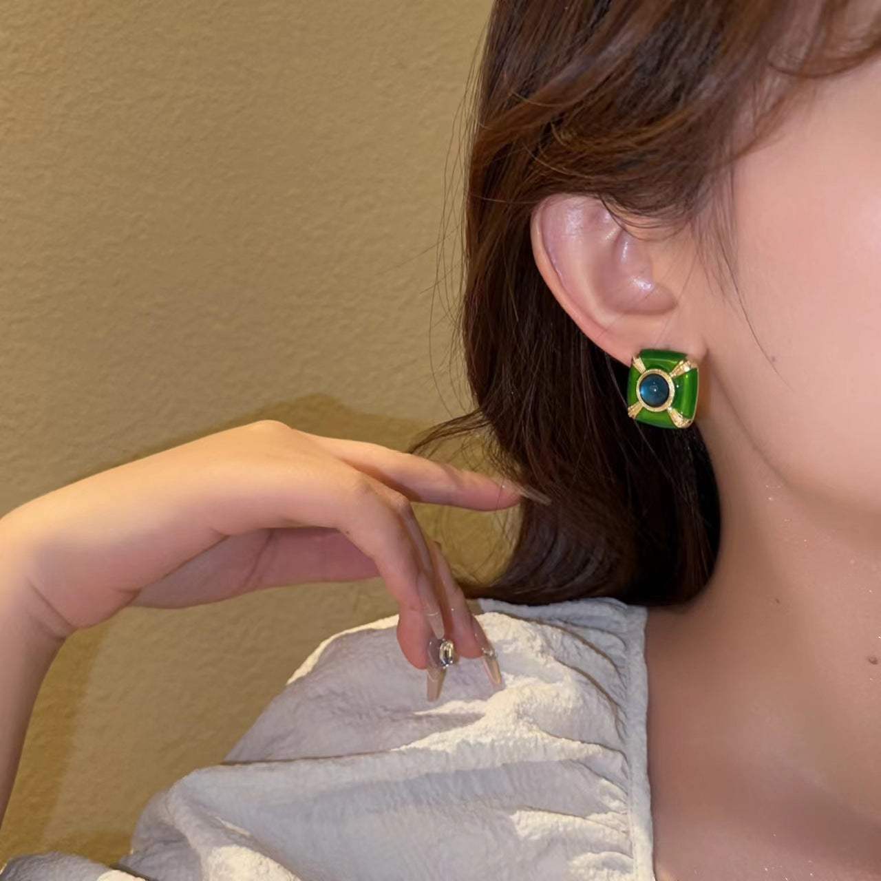 Special Interest Light Luxury Personality Palace Style Enamel High Sense Stud Earrings