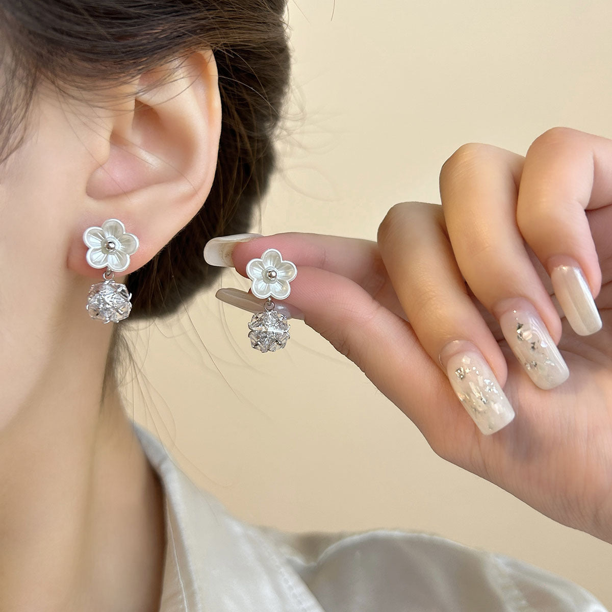 Women's Flower Light Luxury Zircon High-grade Versatile Earrings