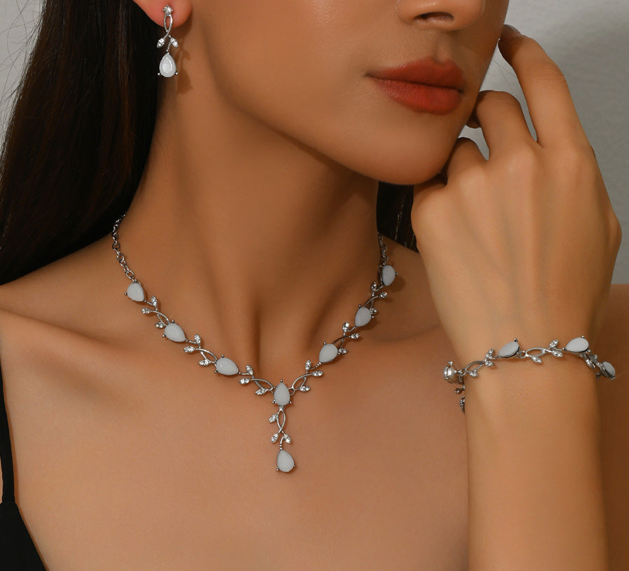 Women's Bridal Crystal Two-piece Wedding Dress Jewelry Set