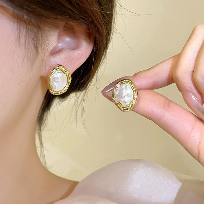 Women's Retro Affordable Luxury Gold High-grade Pearl Earrings