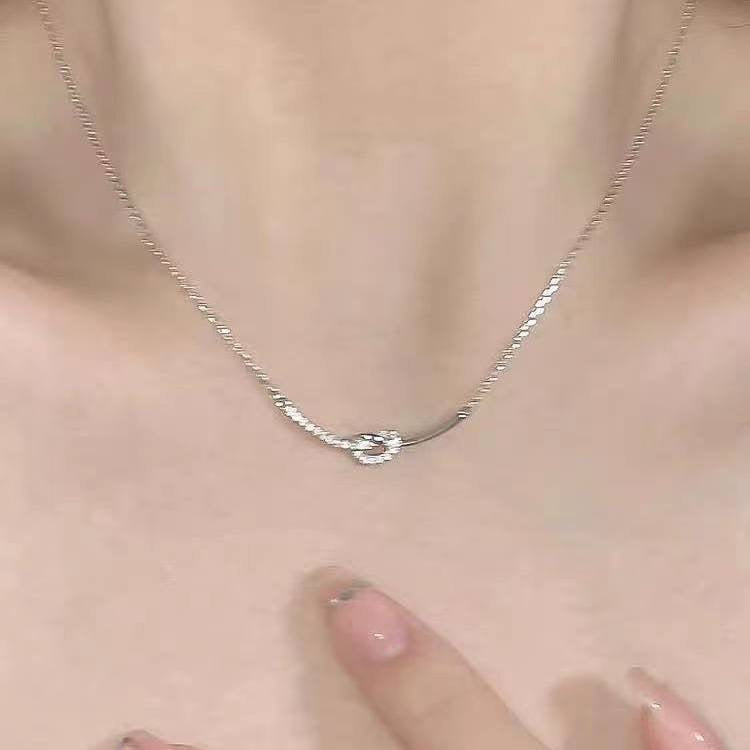Women's Knotted Smile For Temperament Clavicle Chain Elegant Shining Diamond Niche Necklace