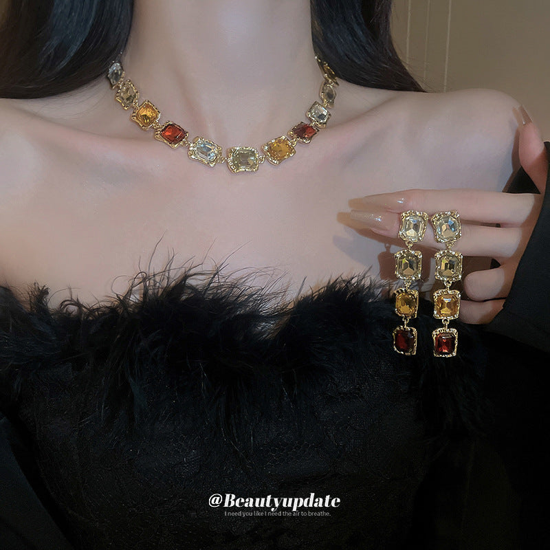 Women's Geometric Vintage Sweater Chain Versatile Fashion Necklaces