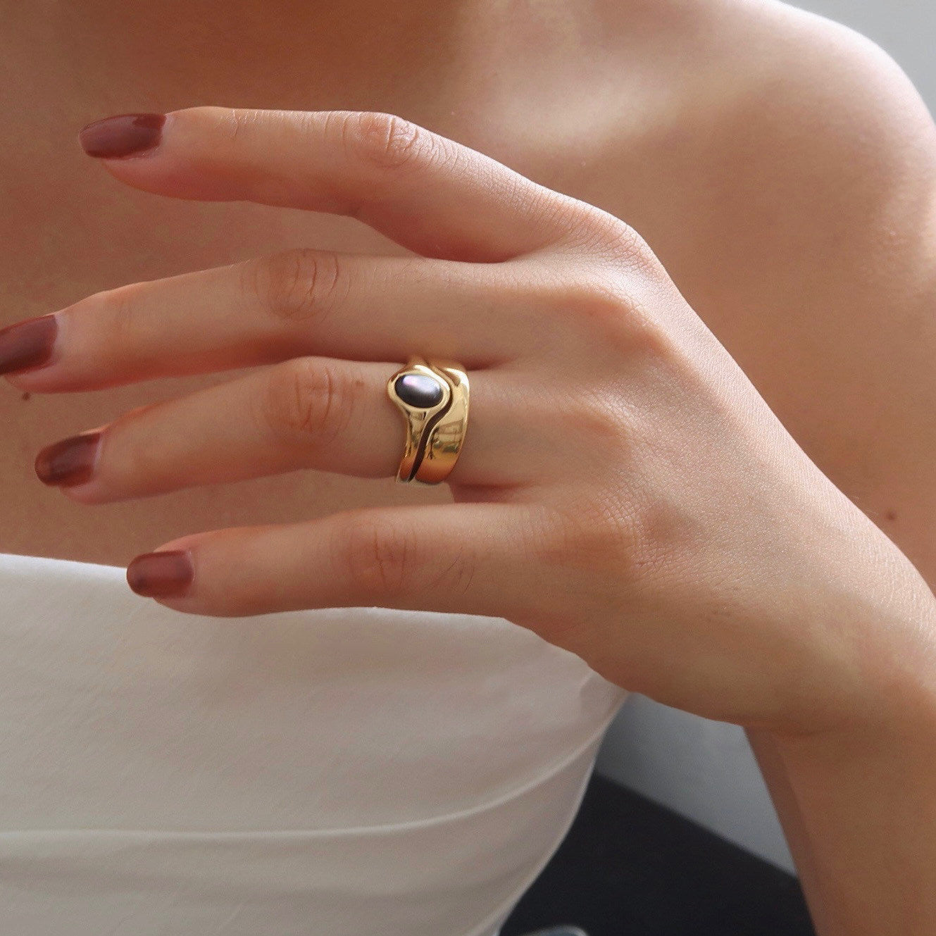 Cool Style Light Luxury White Shell Female Design High-grade Exquisite Ring