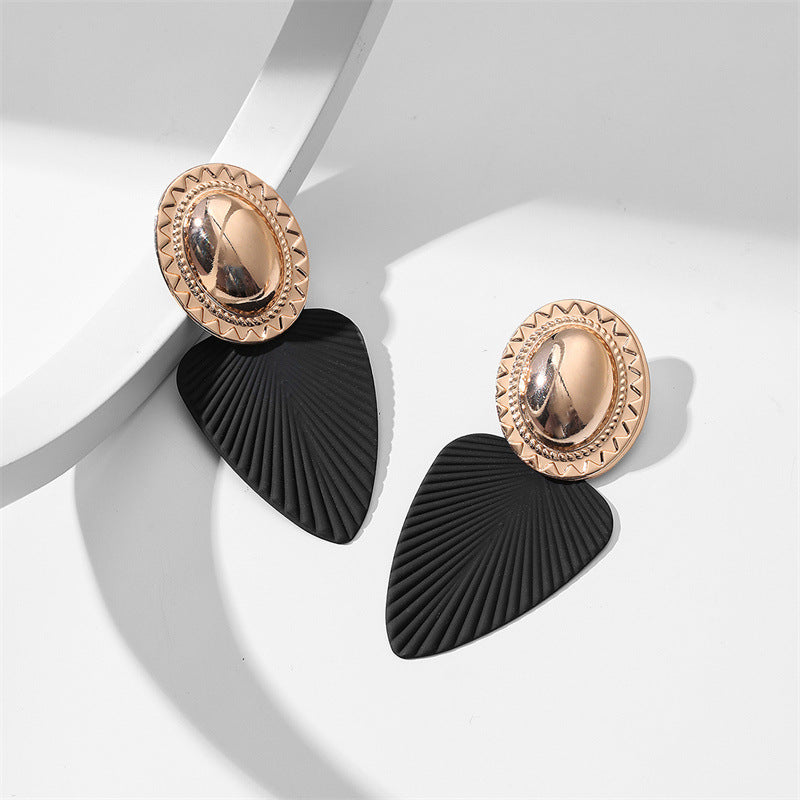 Women's Summer Leaves Fashion Design Sense Alloy Earrings