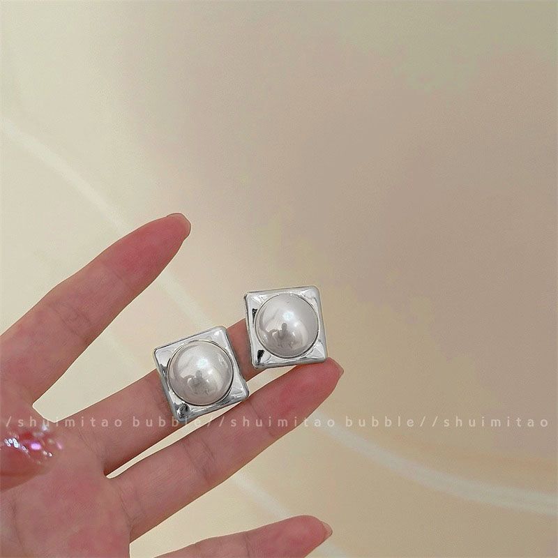 Temperament Niche Ear Jewelry Light Luxury Earrings