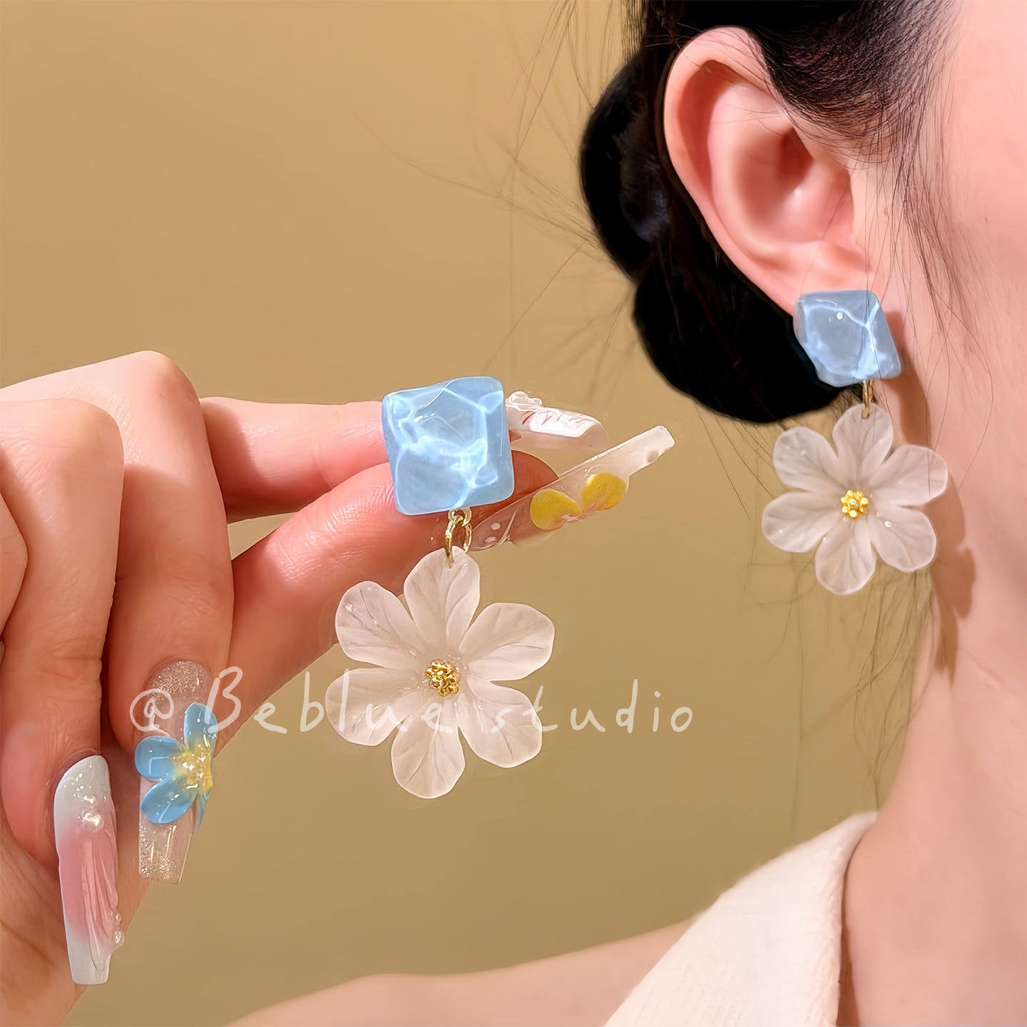 Women's Blocks Flower Vacation Super Fairy Sweet Earrings