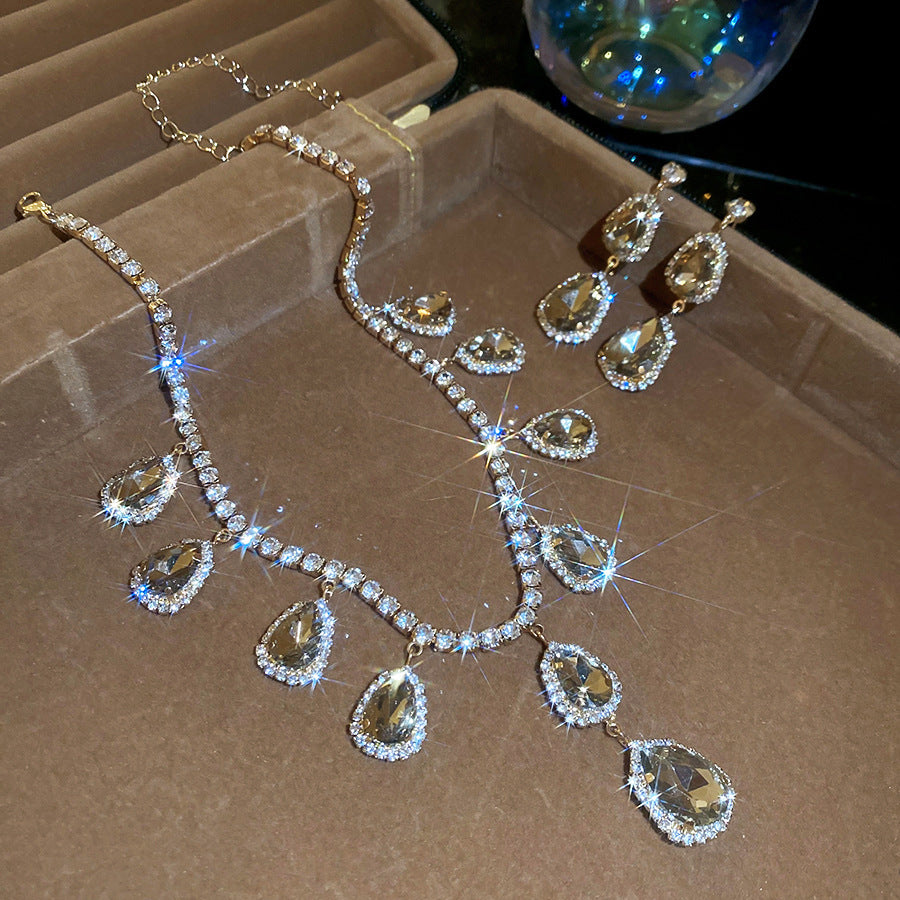 Women's Luxury Minority Clavicle Chain Palace Style Jewelry Set