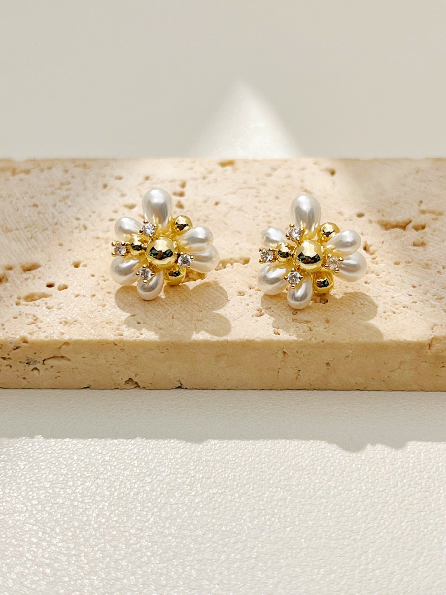 Comfortable High-grade Popcorn Pearl Fashion Commuter Stud Earrings
