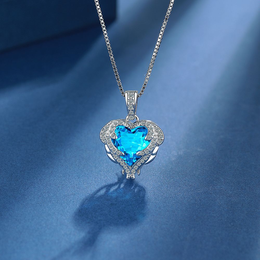 Women's Heart-shaped Light Luxury Diamond Clavicle Chain Necklaces