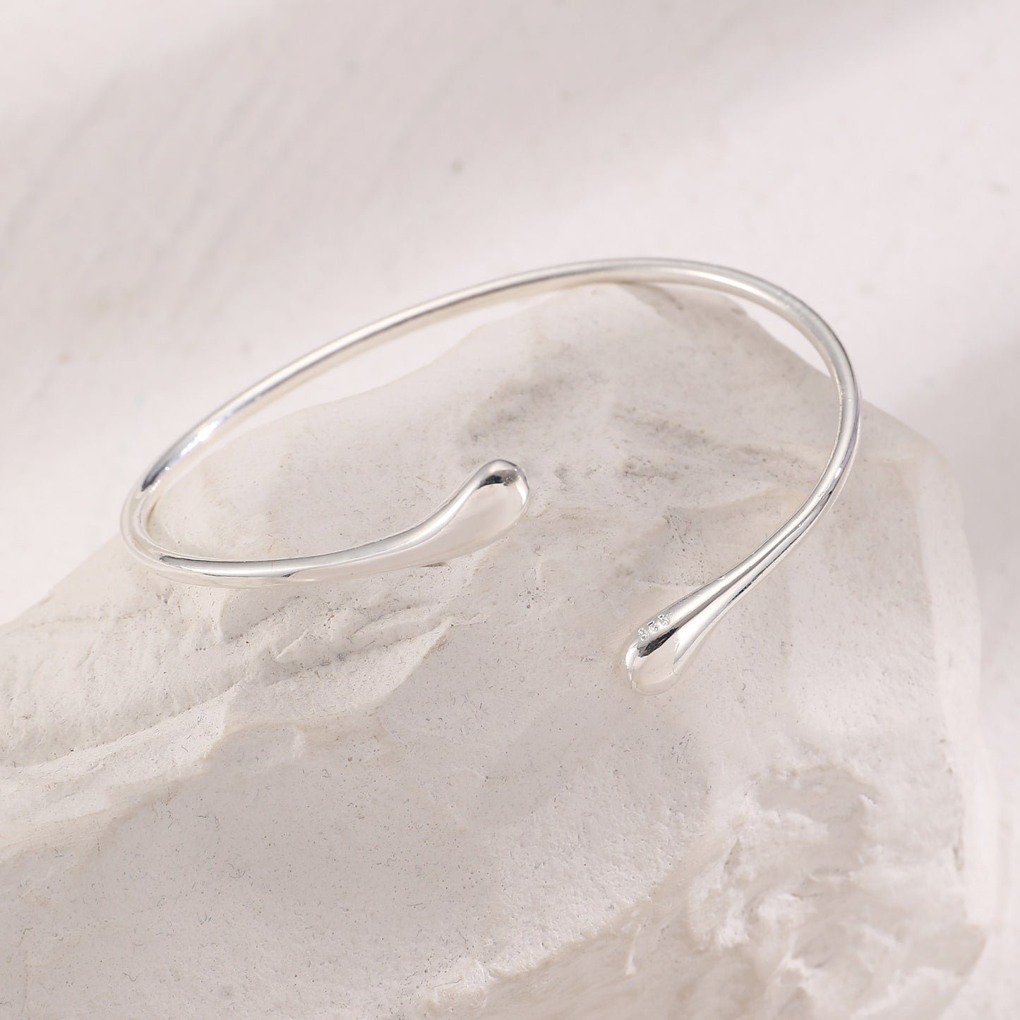 Exaggerated Irregular Glossy Design Sense Geometric Bracelets