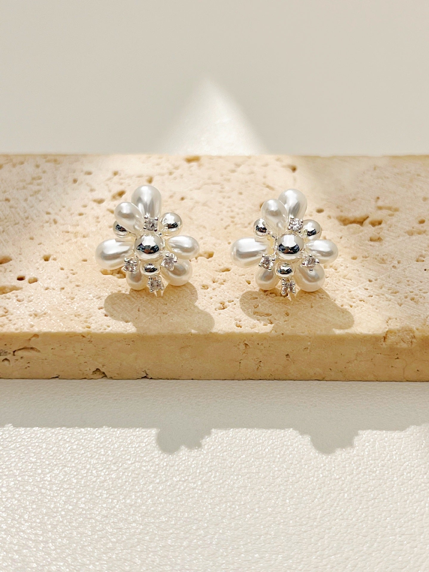 Comfortable High-grade Popcorn Pearl Fashion Commuter Stud Earrings