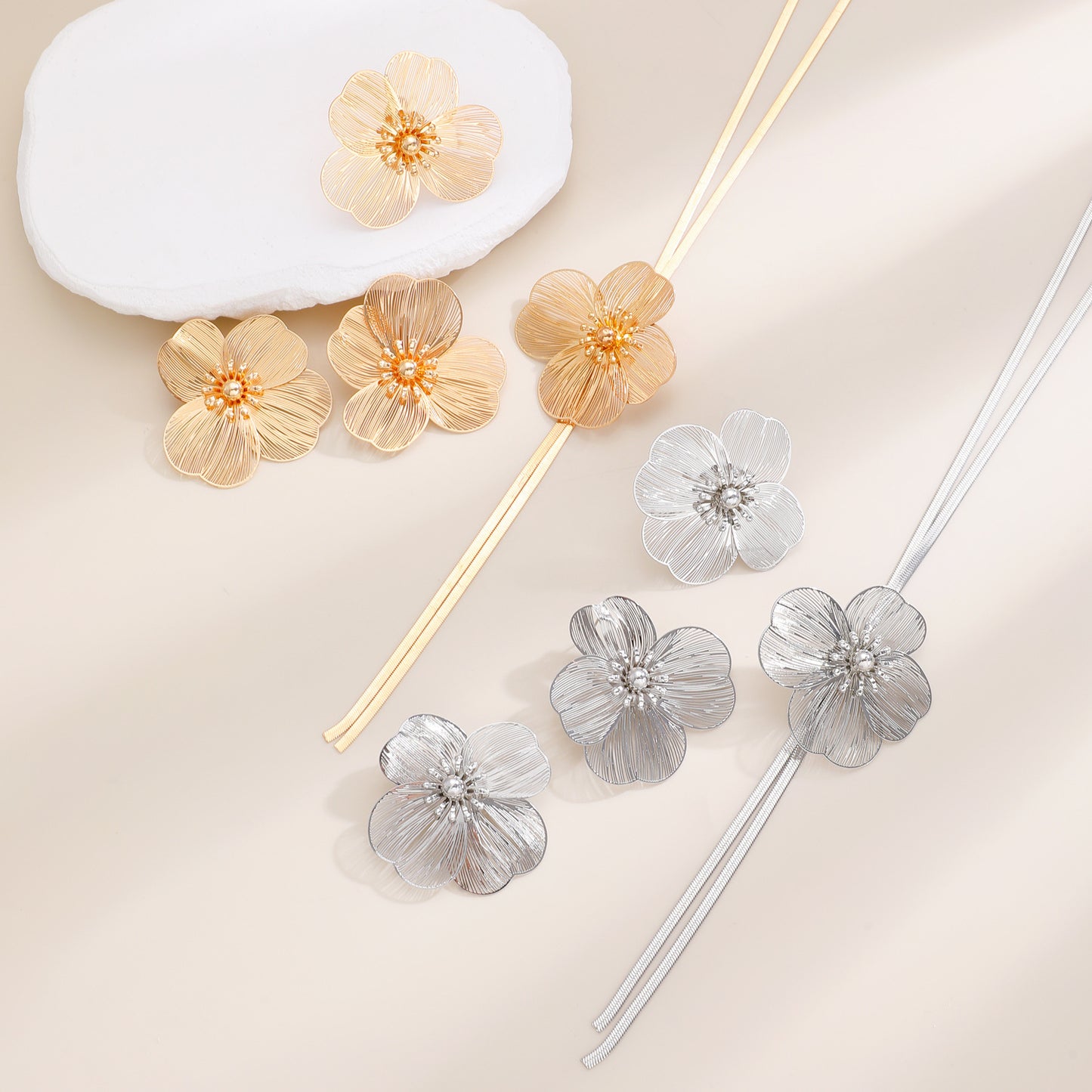 Golden Flower Ear Niche Advanced Design Jewelry Set
