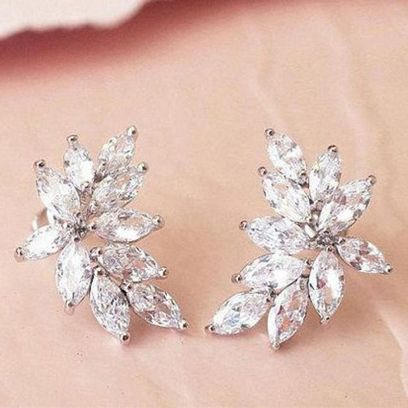 Women's Super Flash Zircon Horse Eye Diamond Bright Crystal Creative Stud Earrings