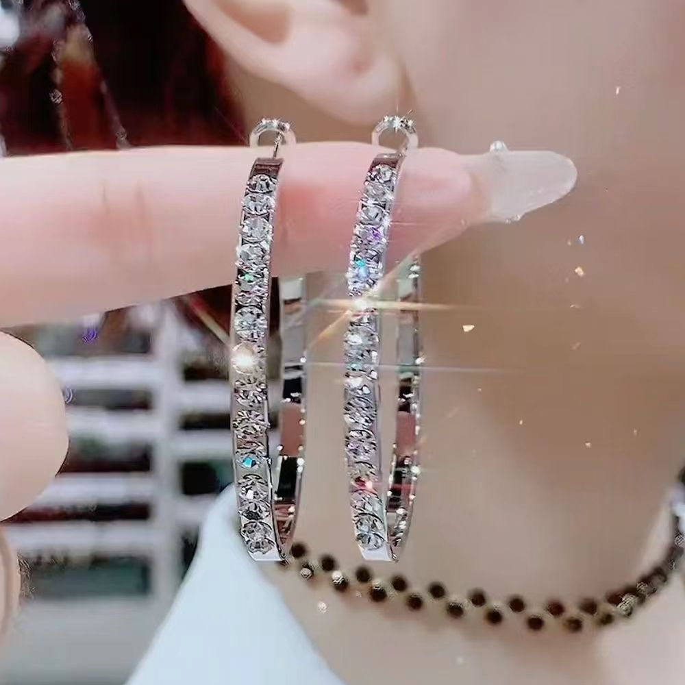 Women's Circle Ear Clip Fashionable High-grade Temperament Super Earrings