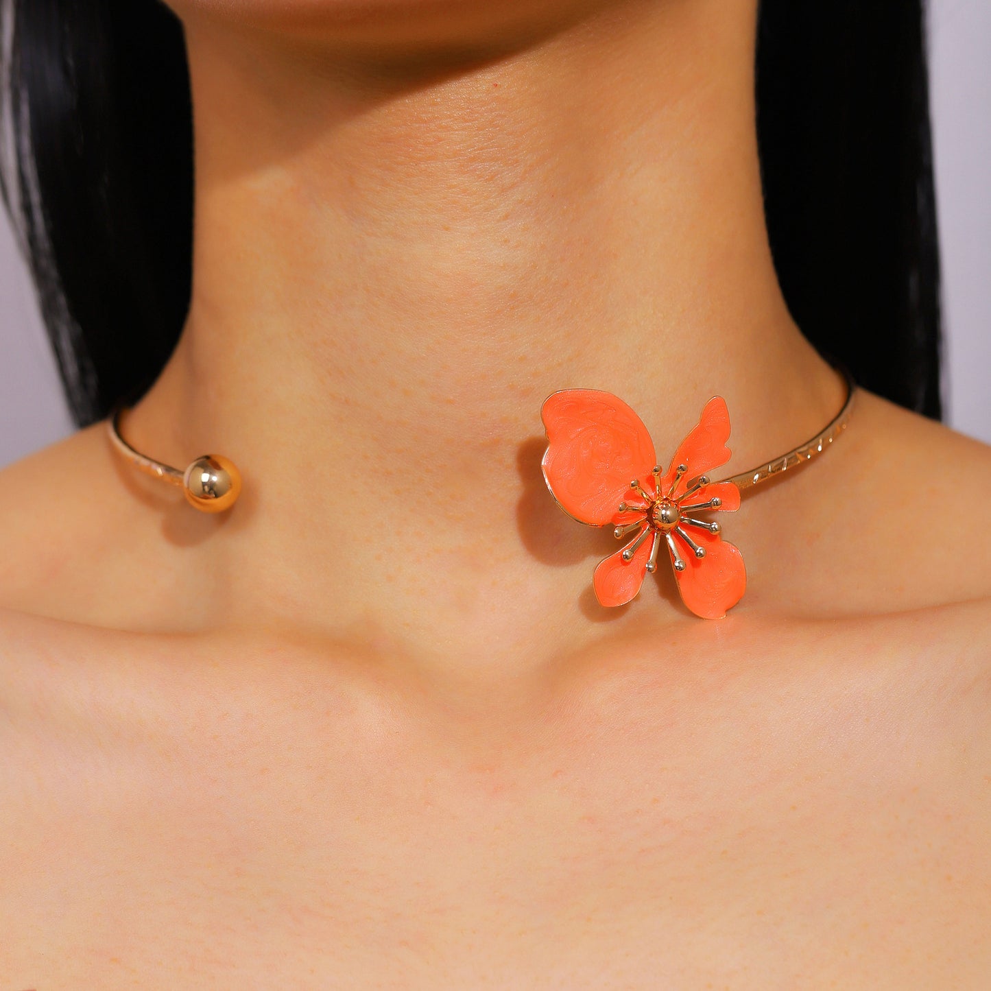 Women's Fashionable Retro Flower Light Luxury Design Drop Color Necklaces