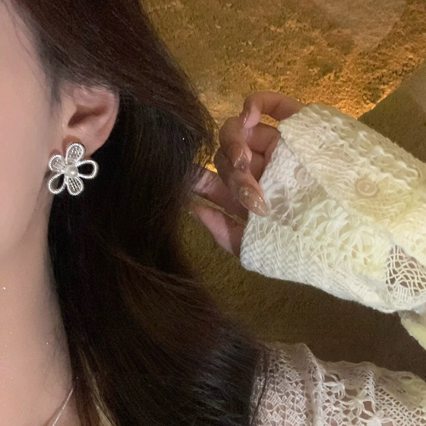 Women's Sier Flower Pearl High-grade Dignified Ear Stud Earrings