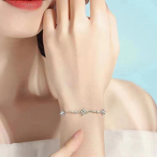 Small Versatile Summer Must With Simple Bracelets