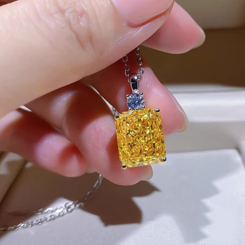 Luxury Perfume Bottle Inlaid With Radient Colored Jewelry Set