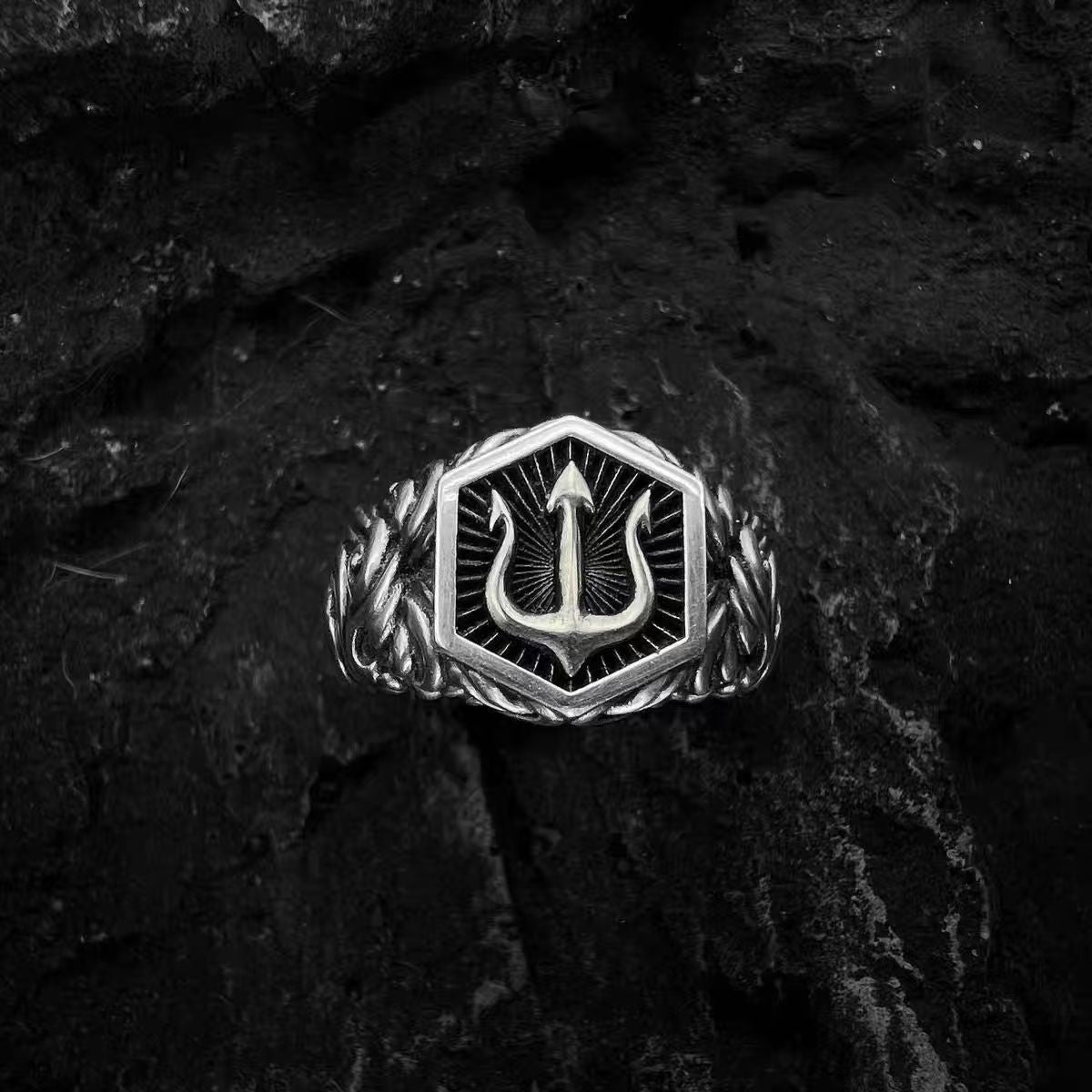 Men's Vintage Sea God Series Marine Trident Ring