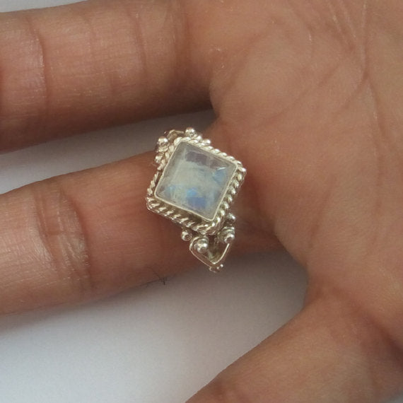 Women's Fashion Square Moonstone Ancient Sier Jewelry Rings