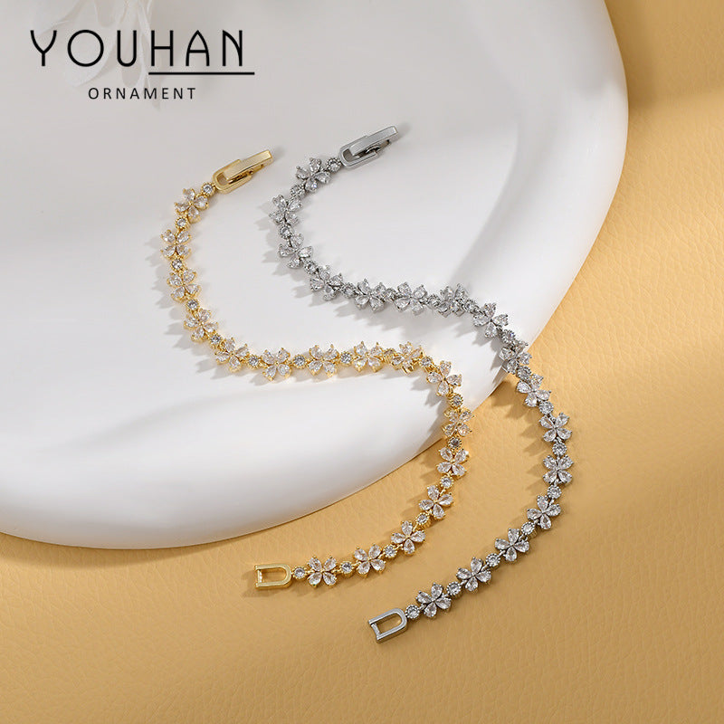 Women's Inlaid Zircon Temperamental Design High-grade Petal Bracelet