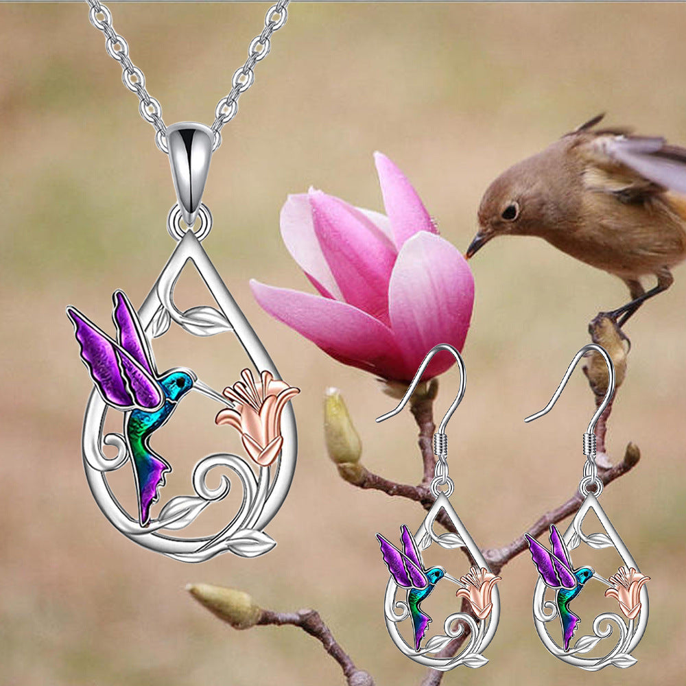 Cool Durable Stock Card Hummingbird Flower Necklaces