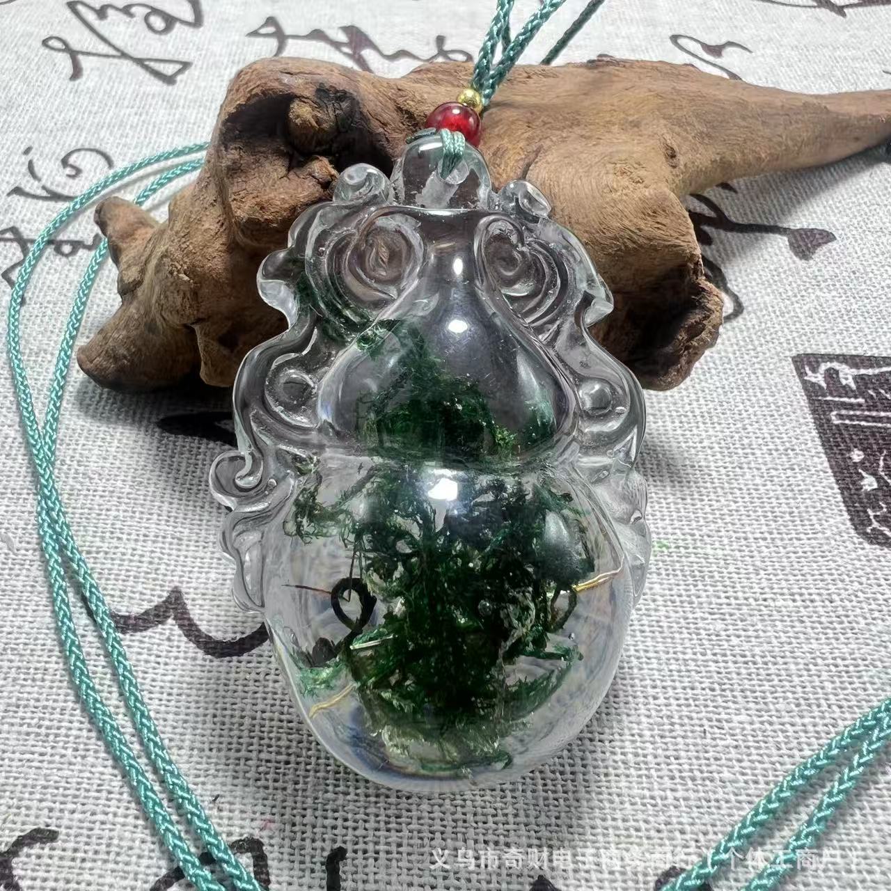 High Permeability Plant Amber Green Gourd Carved Floating Flowers Listing Necklace