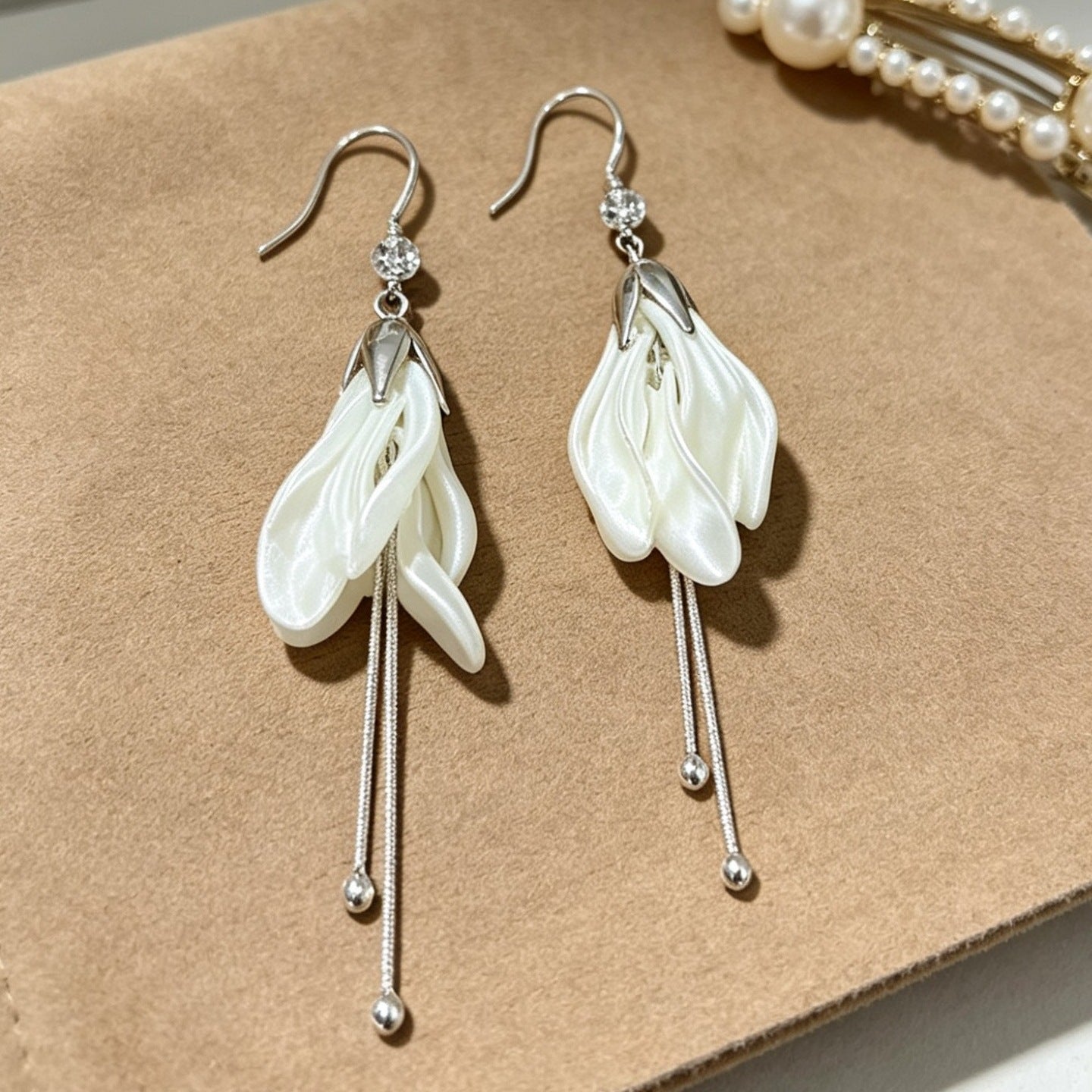 Women's Style Long Petal Fringed Light Luxury High-grade Ear Refined Wild Earrings