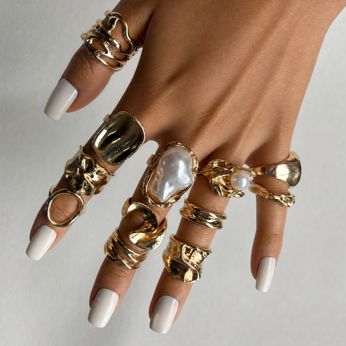 Trendy Design Glossy Exaggerated Geometry Curved Ring