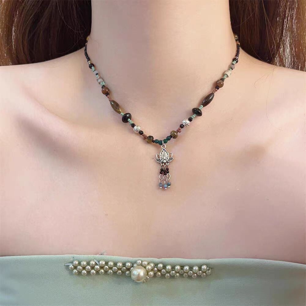 Women's Light Luxury Creative Niche Personality Clavicle Chain High Sense Necklaces