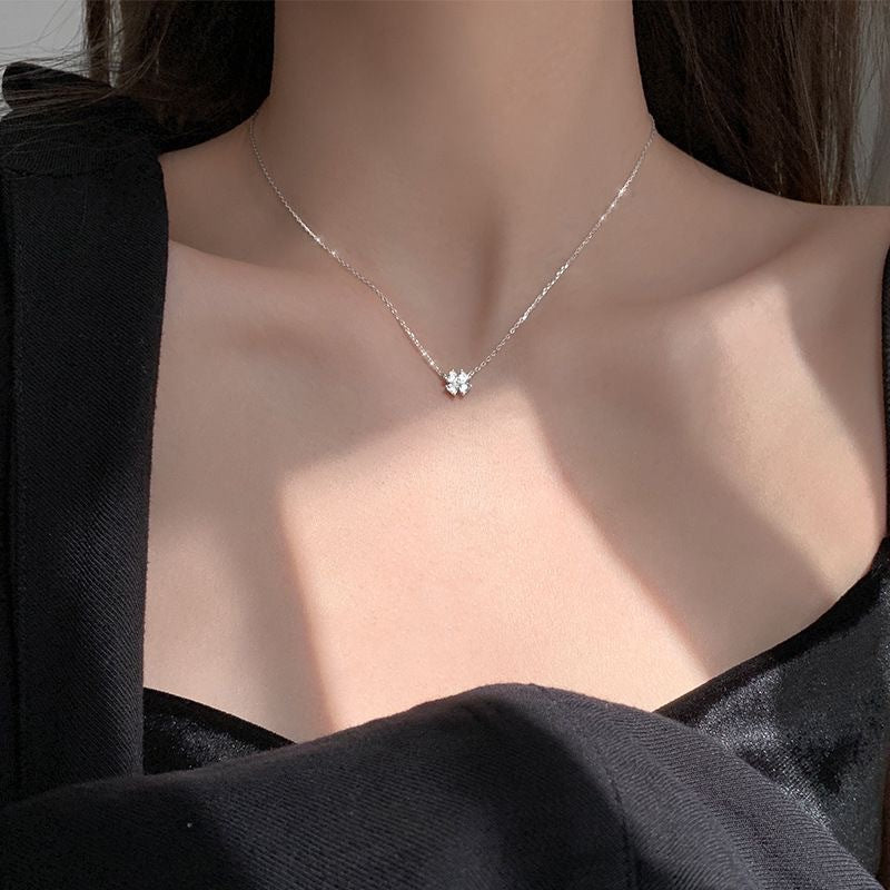 Clover Niche Female Style Clavicle Chain Necklaces