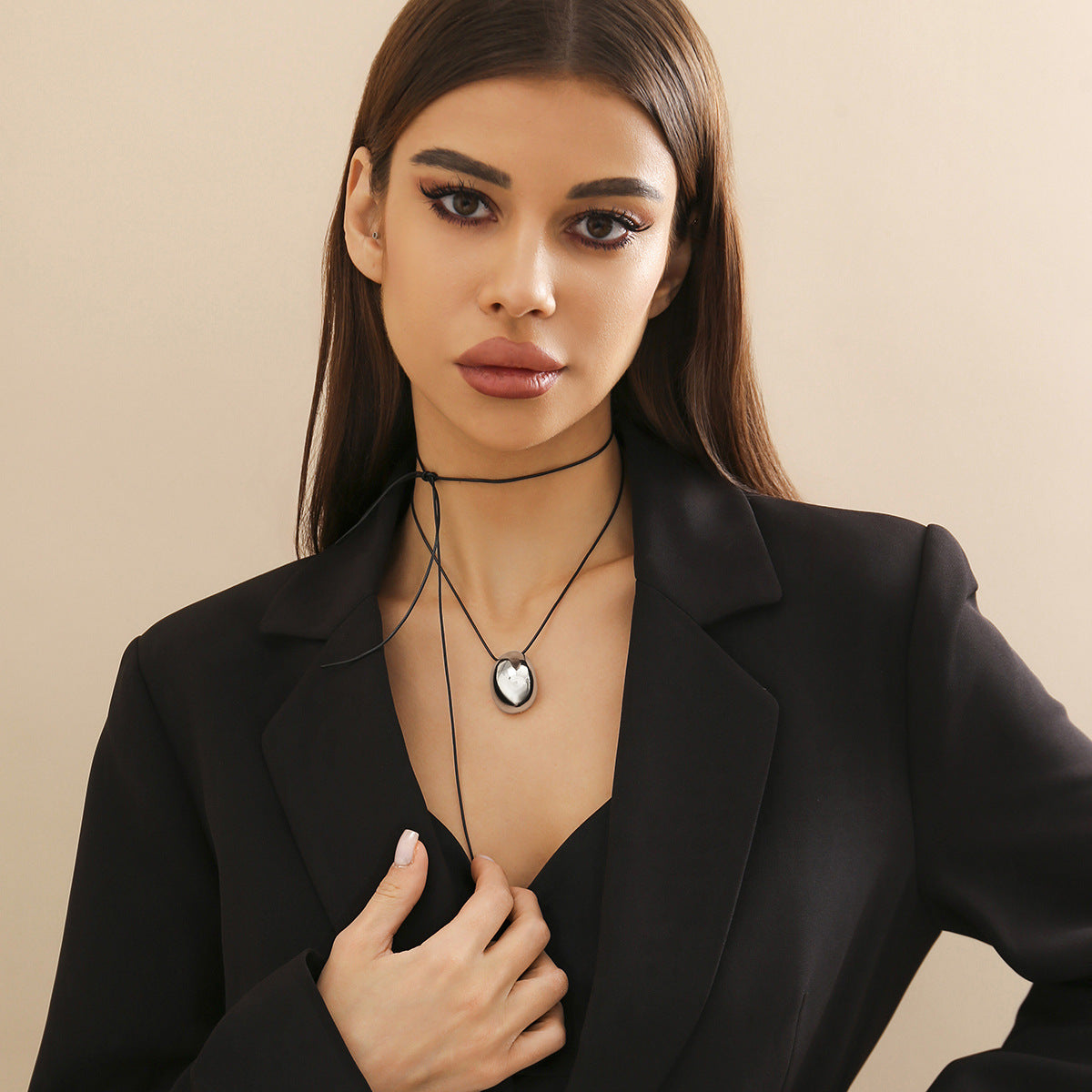 Women's Geometry Egg Noodles Pull Wax Line Collar