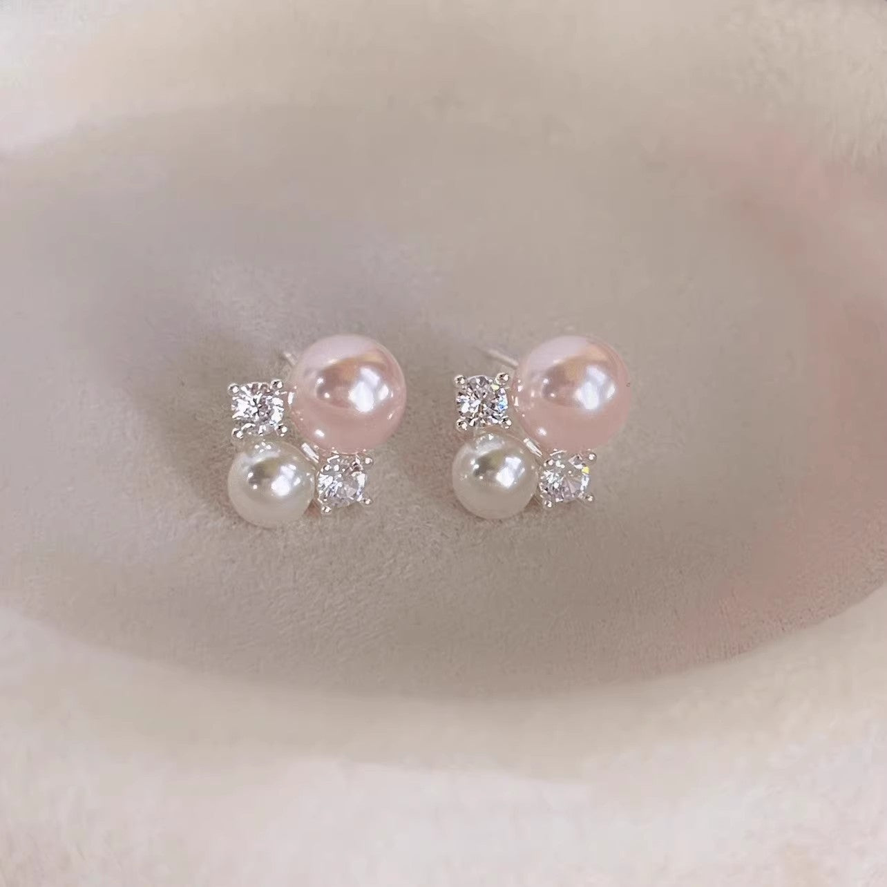 Women's French Style Pearl Zircon For Minority Design Light Luxury Stud Earrings