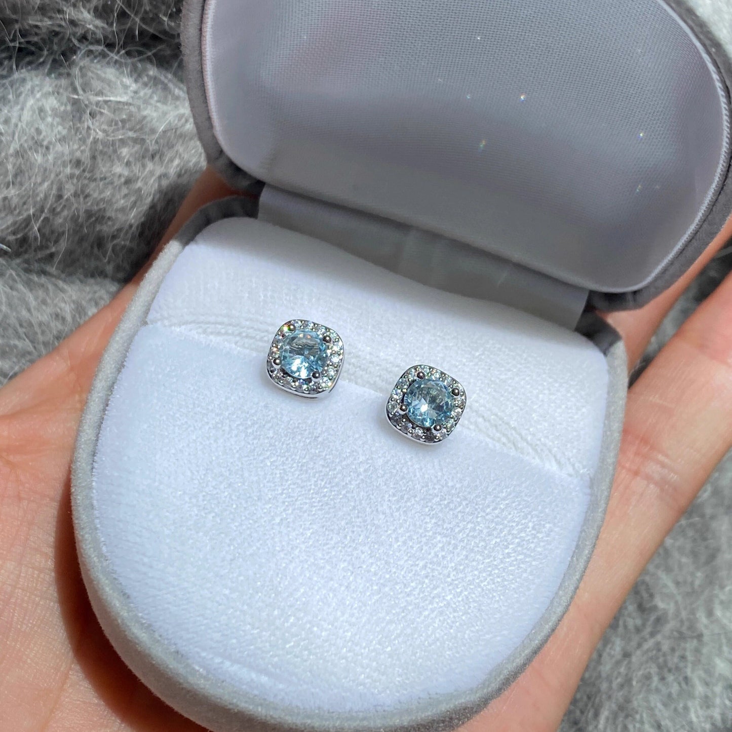 Women's Sterling Sier Needle Topaz Blue Zircon Earrings